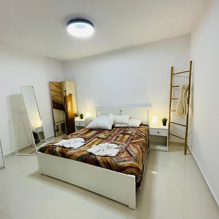 Haris White Apartment Roussospítion Exterior foto
