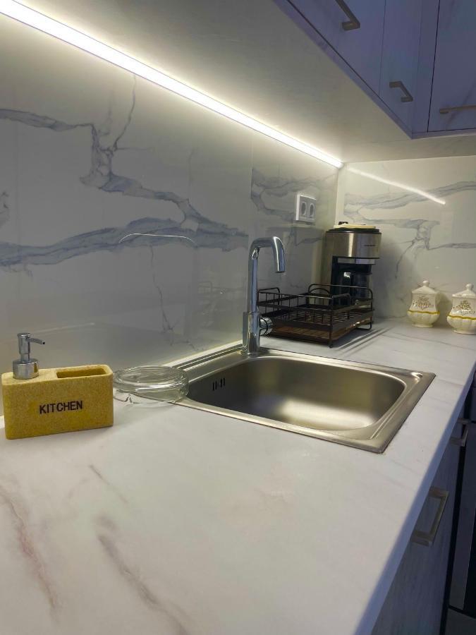 Haris White Apartment Roussospítion Exterior foto